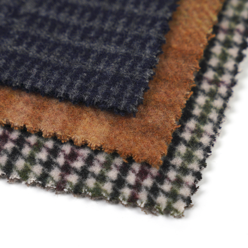 50% lână, 40% poliester, 10% alte fibre, 860G/M, carouri maro și galben, țesătură catifea, ML-062142104